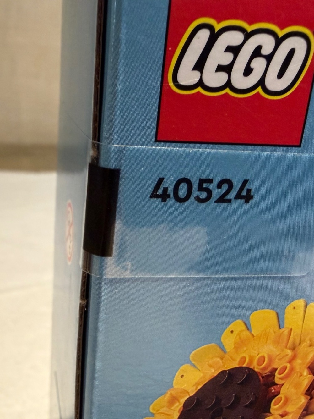 LEGO Botanicals Sunflowers, 191 Piece - Picture 4 of 6